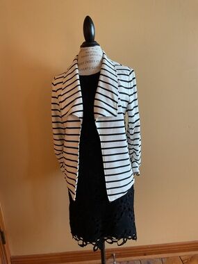 SAKS FIFTH AVENUE Black & White Striped Open-Front Blazer M